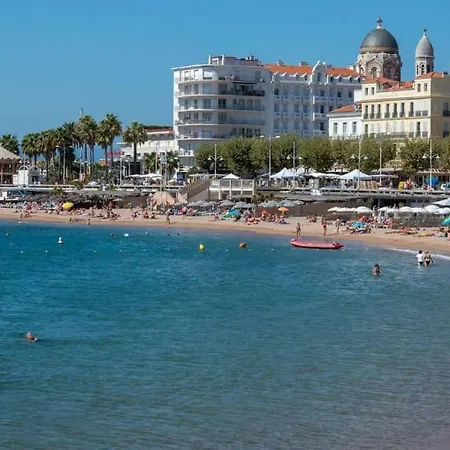 Appartement Les Orangers De Santa Lucia, Vue Et Port, St Raphaël Saint-Raphaël