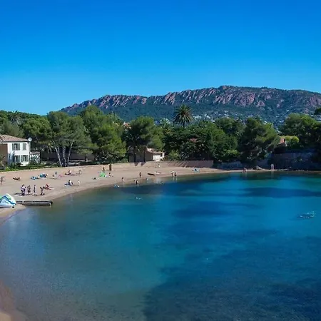 Les Orangers De Santa Lucia, Vue Et Port, St Raphaël *